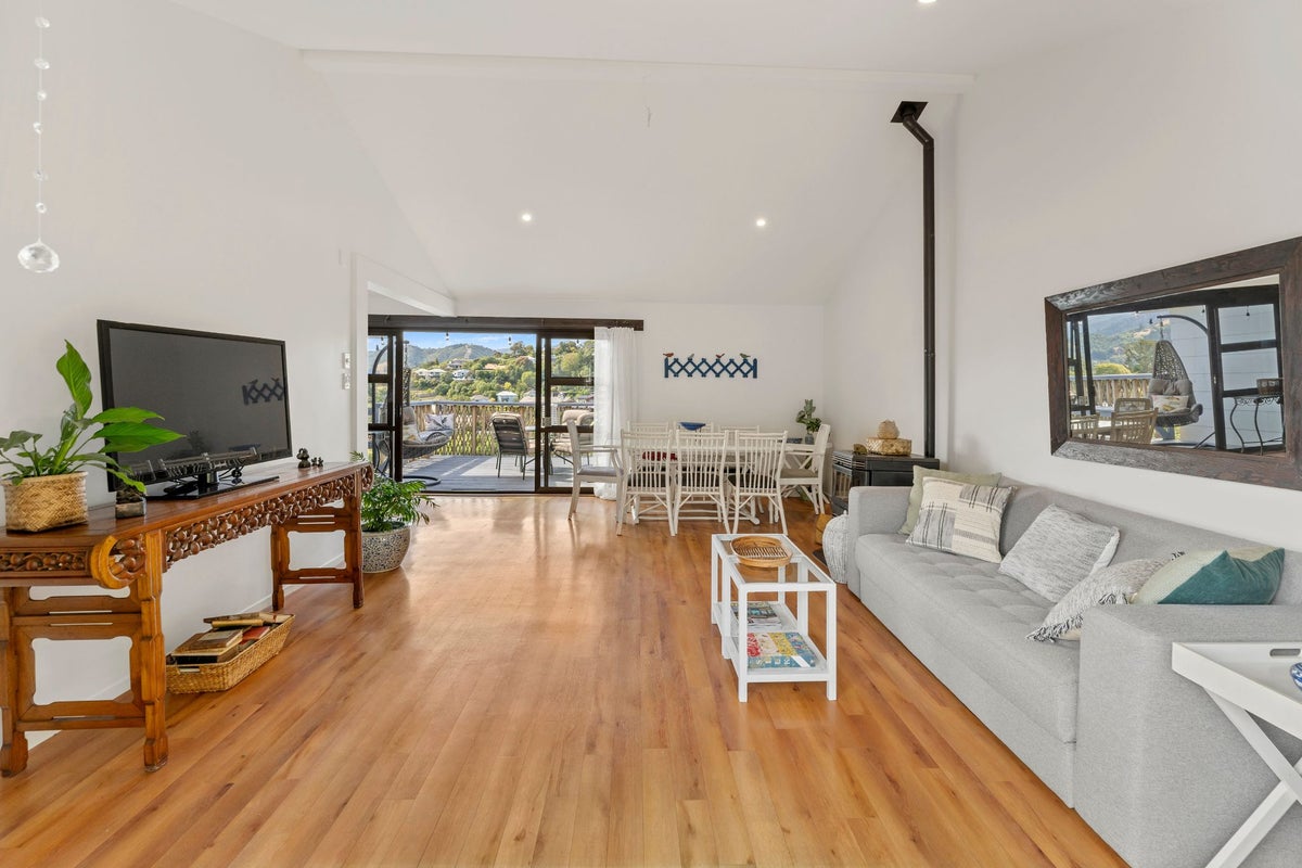 99 Princes Drive, Britannia Heights, Nelson - Carousel 1