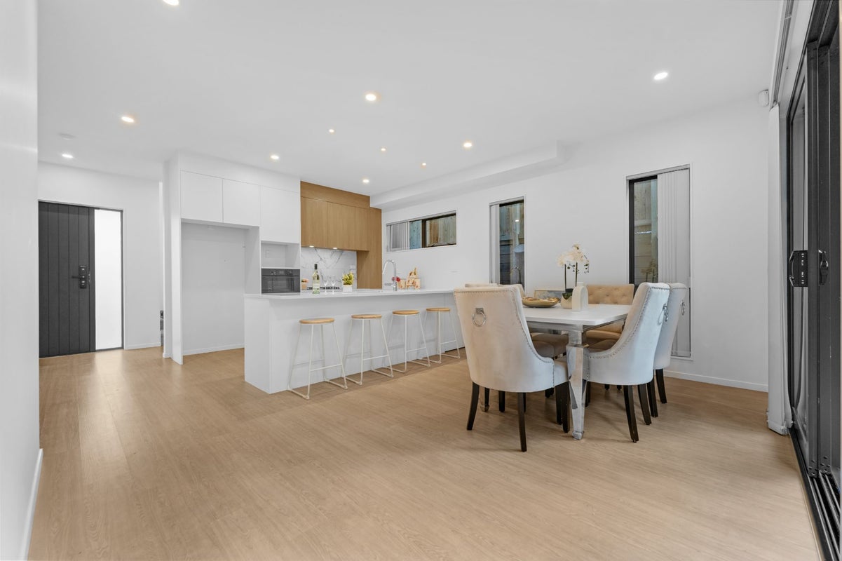 295B Sunset Road, Sunnynook, Auckland - Carousel 2