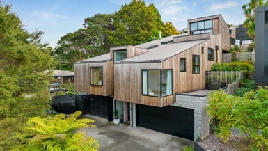 9 McCahon Place, Titirangi, Auckland - Carousel 1