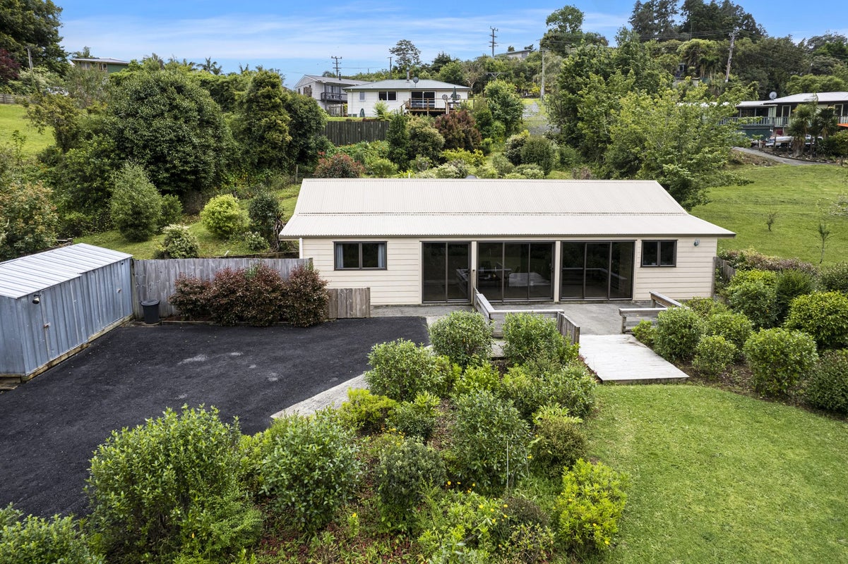 19 Whareora Road, Kensington, Whangarei - Carousel 1