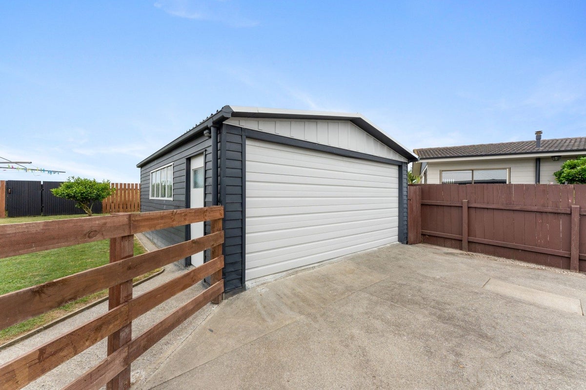 28 Leander Place, Milson, Palmerston North - Carousel 2