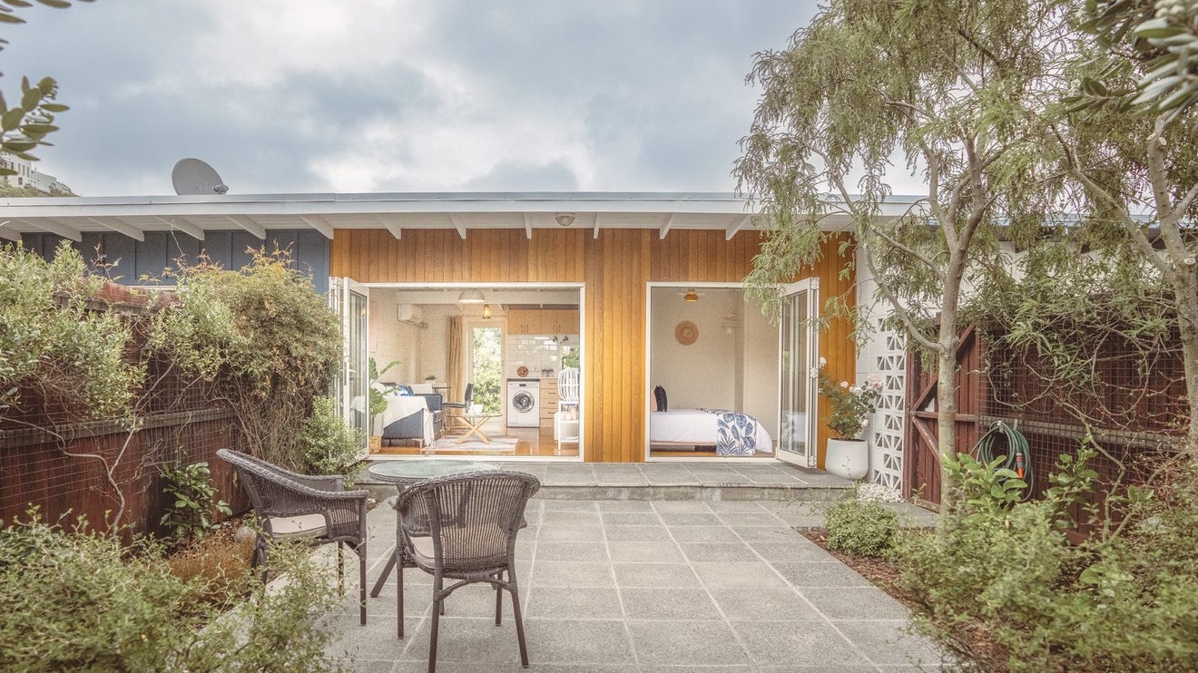 5/3 Head Street, Sumner, Christchurch - Carousel 1
