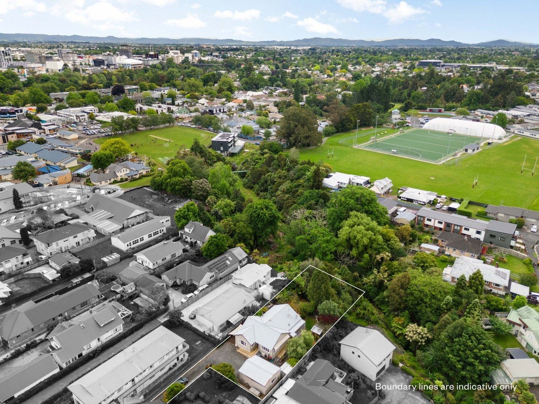 89 Clyde Street, Hamilton East, Hamilton - Carousel 2