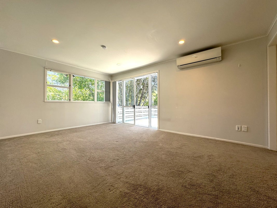 2 Datura Place, Sunnynook, Auckland - Carousel 2
