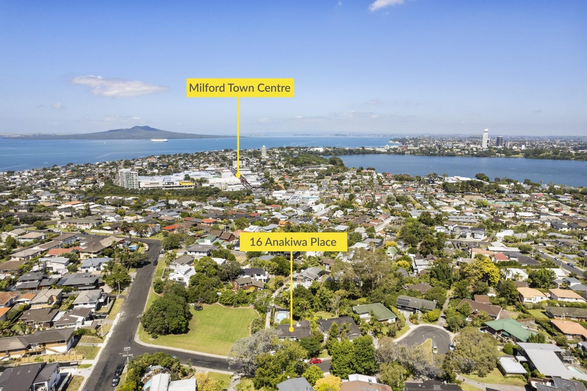 16 Anakiwa Place, Milford, Auckland - Carousel 16