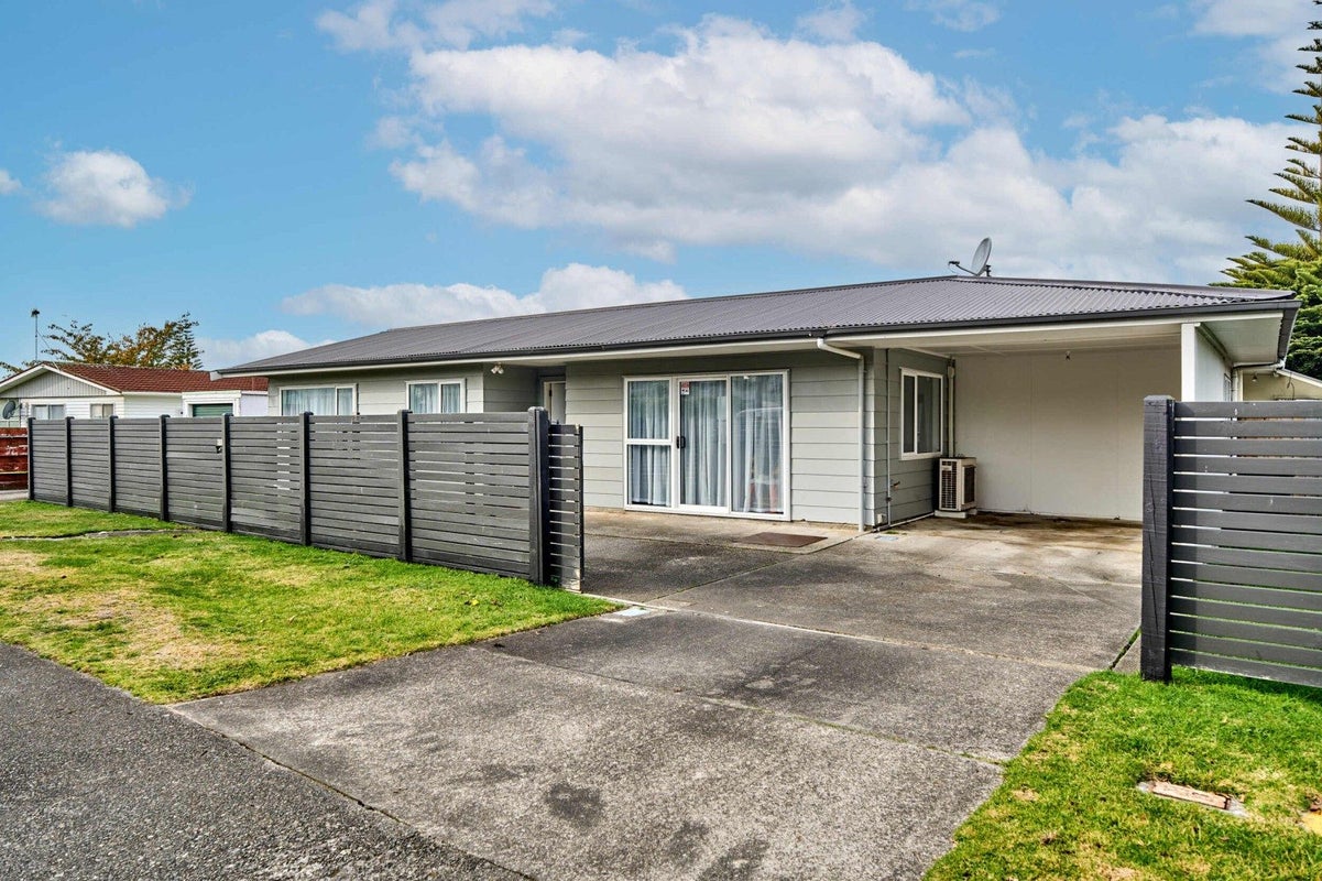 88 Hillcrest Road, Raumati Beach, Paraparaumu - Carousel 1