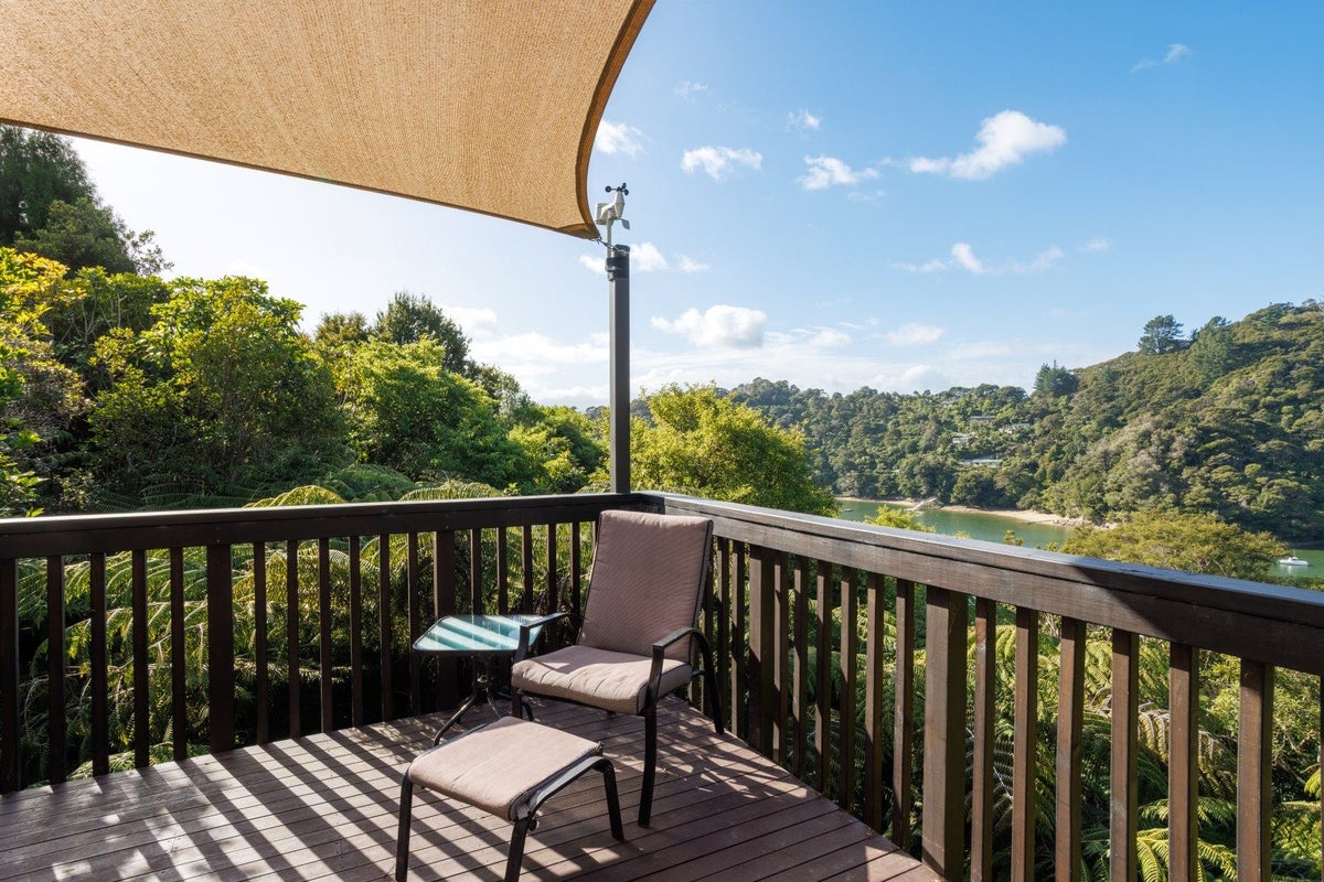 1679 Kenepuru Road, BROUGHTON BAY - Carousel 2