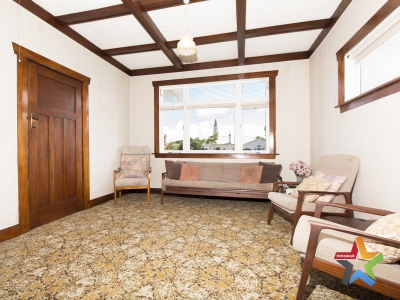 38 Miller Street, Point Chevalier, Auckland - Carousel 2