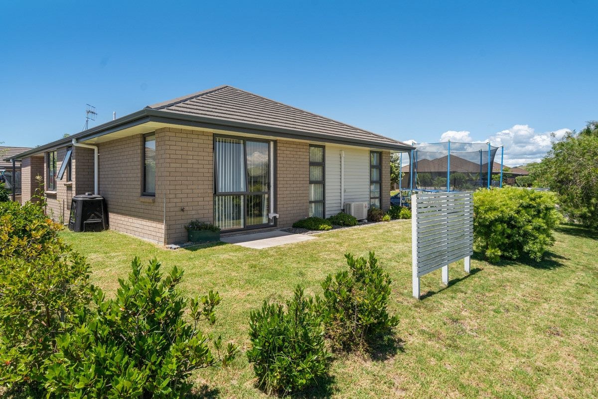 2 Whaley Avenue, Papamoa Beach, Papamoa - Carousel 1