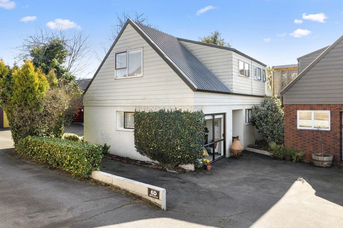 6E Dudley Place, Maori Hill, Dunedin - Carousel 1