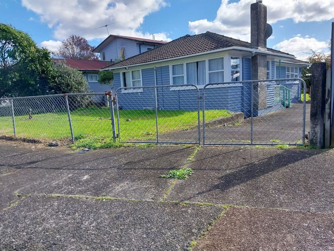 8 Dampier Street, Avondale, Auckland - Carousel 1