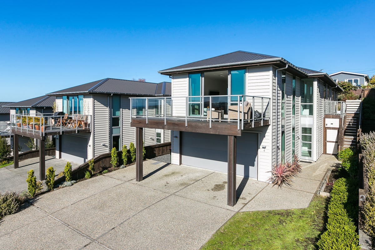 4 Montecillo Lane, Mornington, Dunedin - Carousel 1