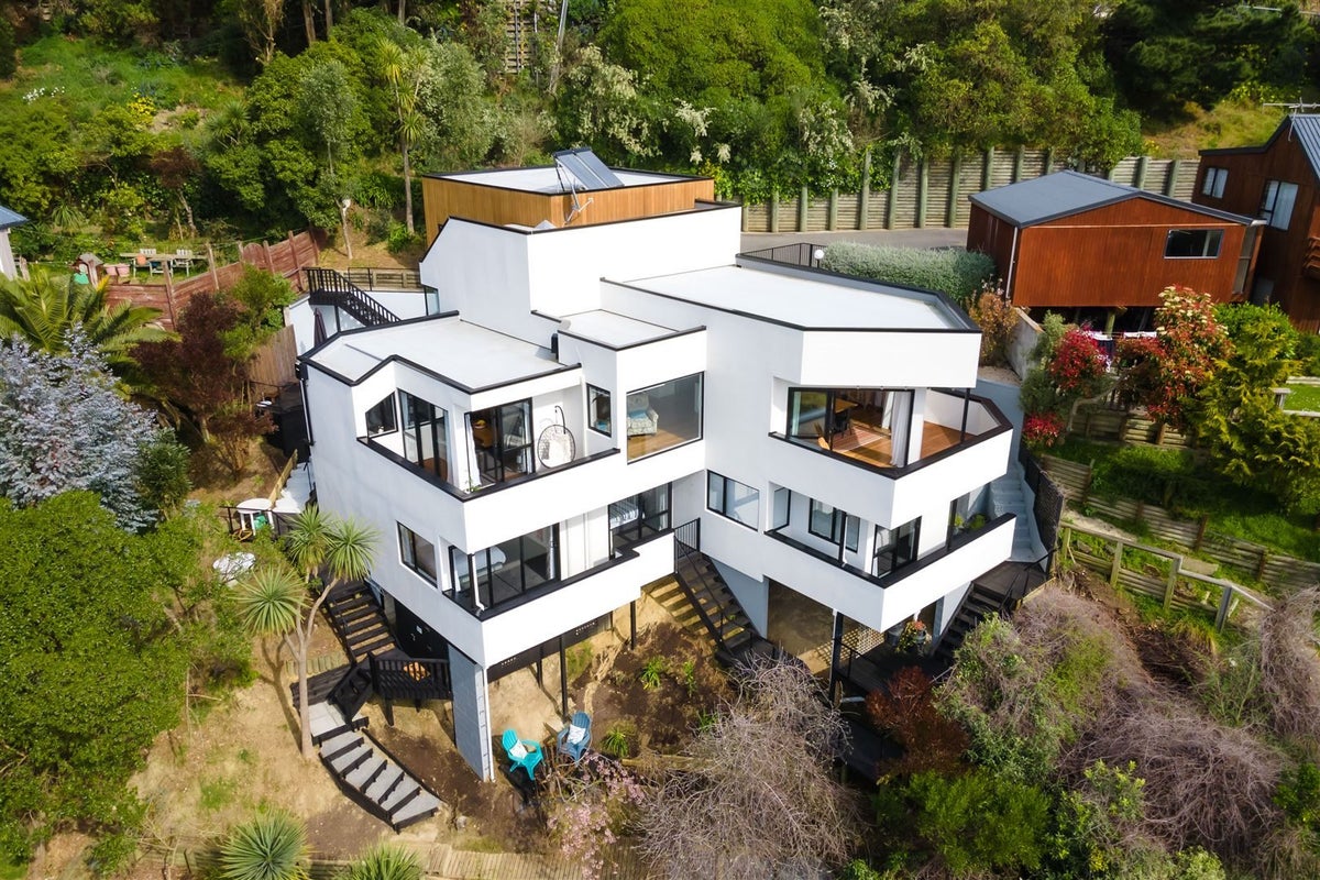 139 Mount Pleasant Road, Mount Pleasant, Christchurch - Carousel 2
