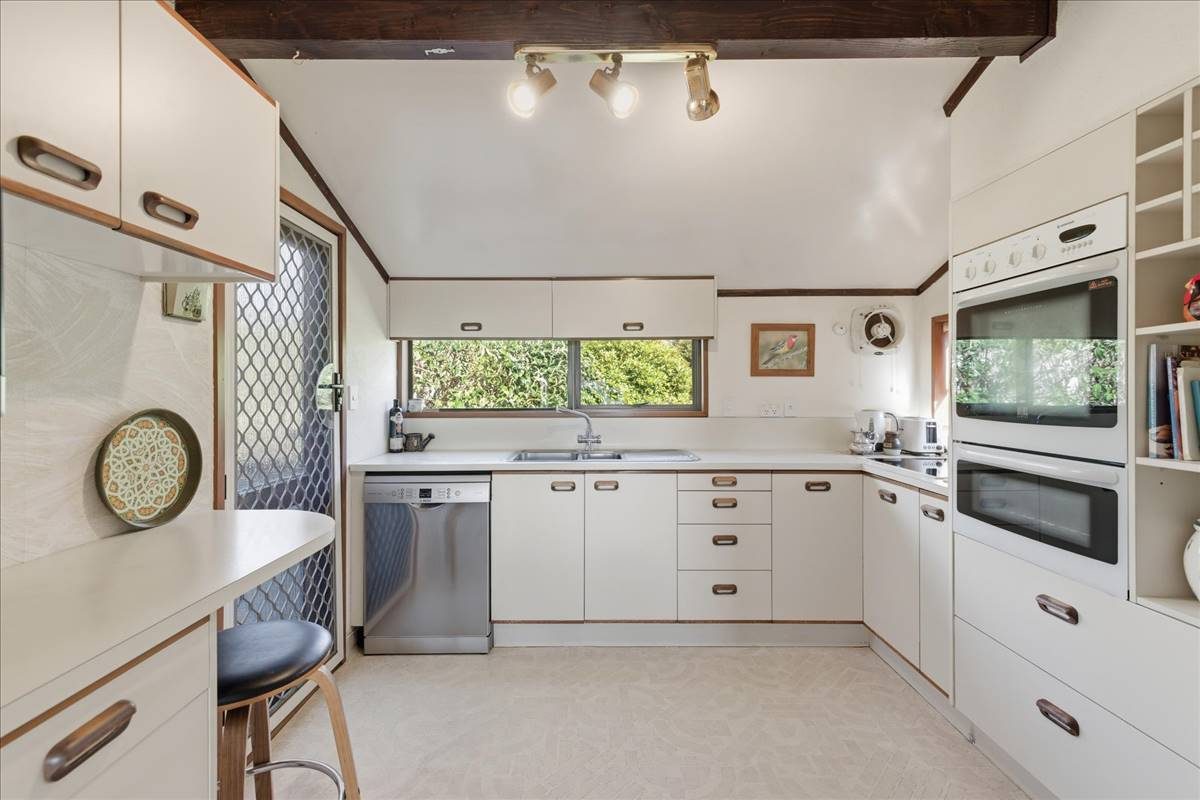 28 Forrester Drive, Welcome Bay, Tauranga - Carousel 2