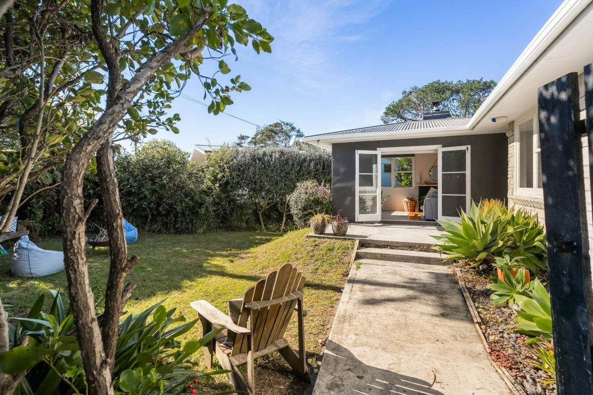 11 Beaufort Avenue, Brookfield, Tauranga, Bay Of Plenty - Carousel 1
