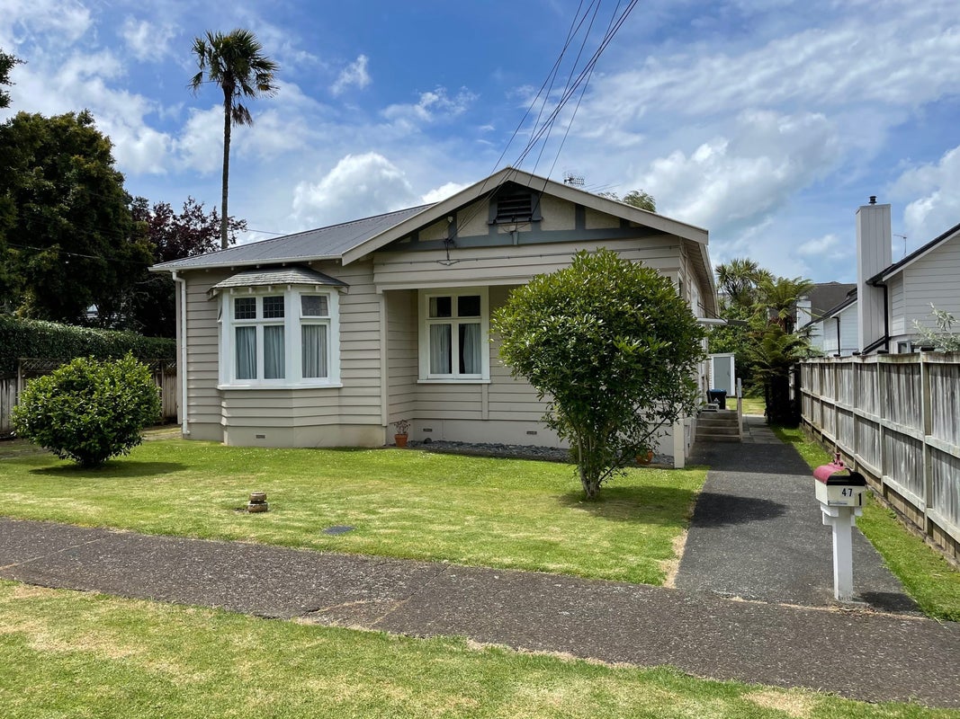 2/47 Tawera Road, Greenlane, Auckland - Carousel 1