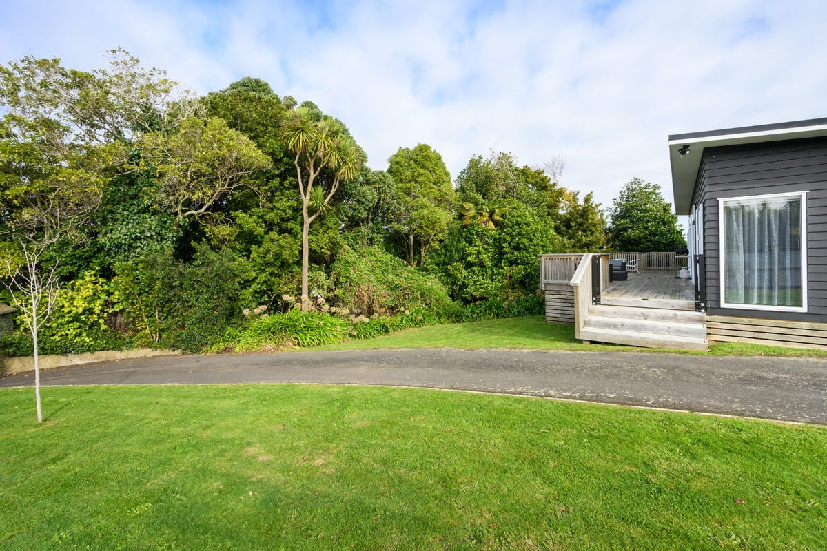 39 Rainforth Street, Roslyn, Palmerston North - Carousel 24