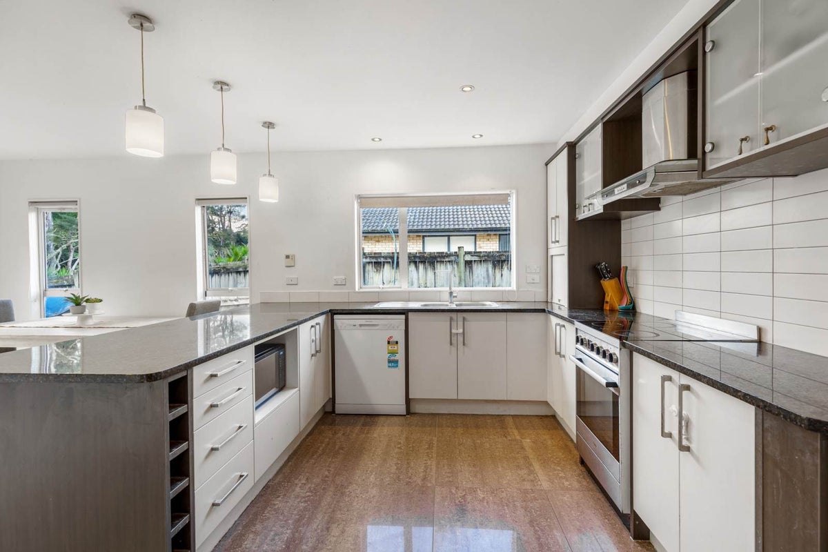 34 Lomas Way, Albany, Auckland - Carousel 1