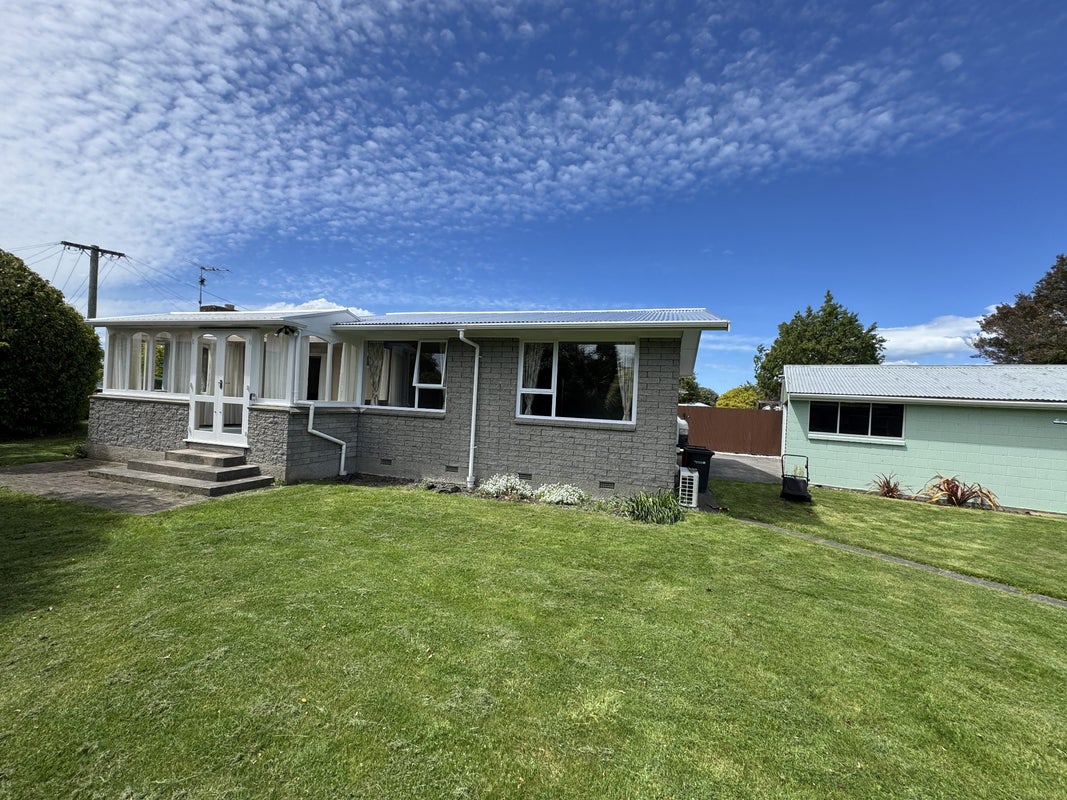 16 Geelong Place, Burnside, Christchurch - Carousel 1