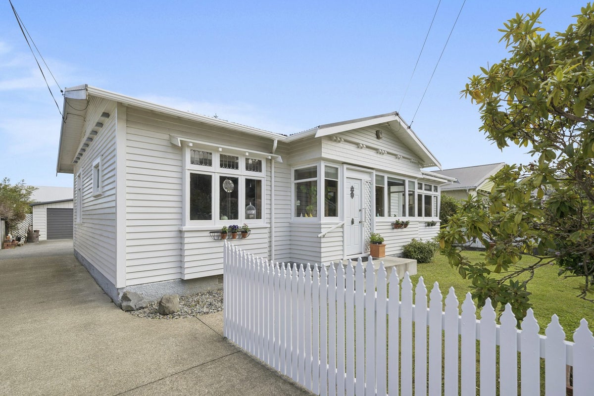 26 Hume Street, Alicetown, Lower Hutt - Carousel 1