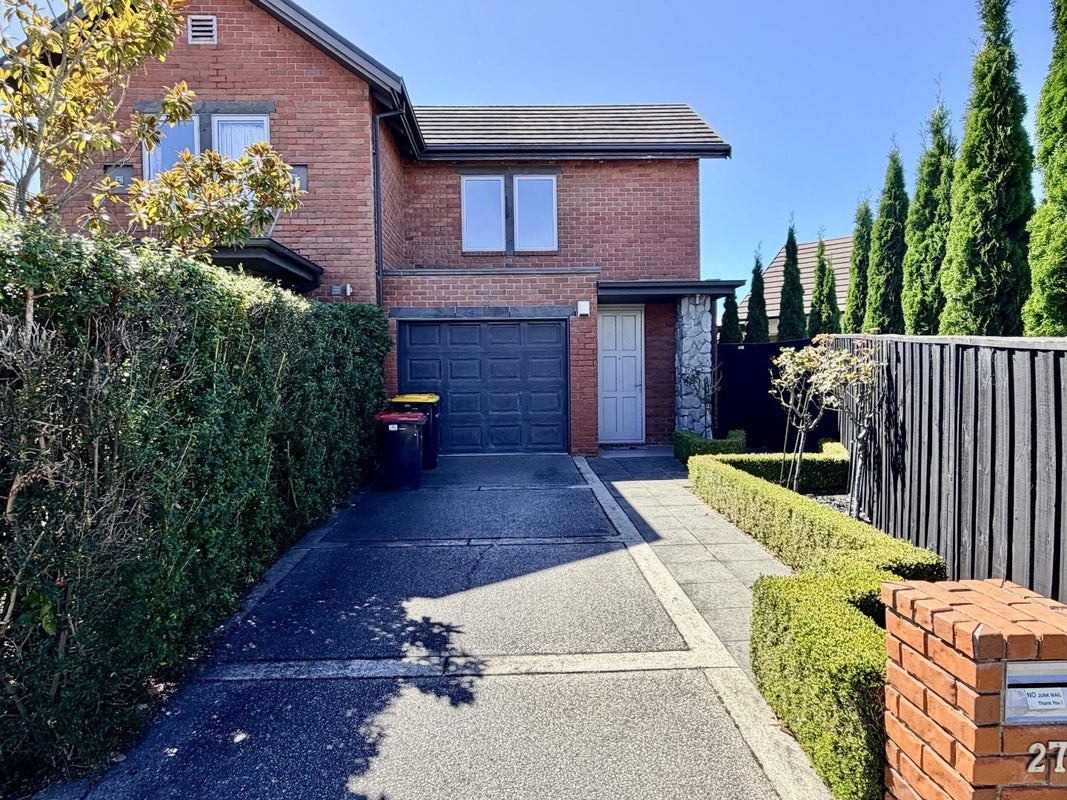 27 Henley Green, Northwood, Christchurch - Carousel 1