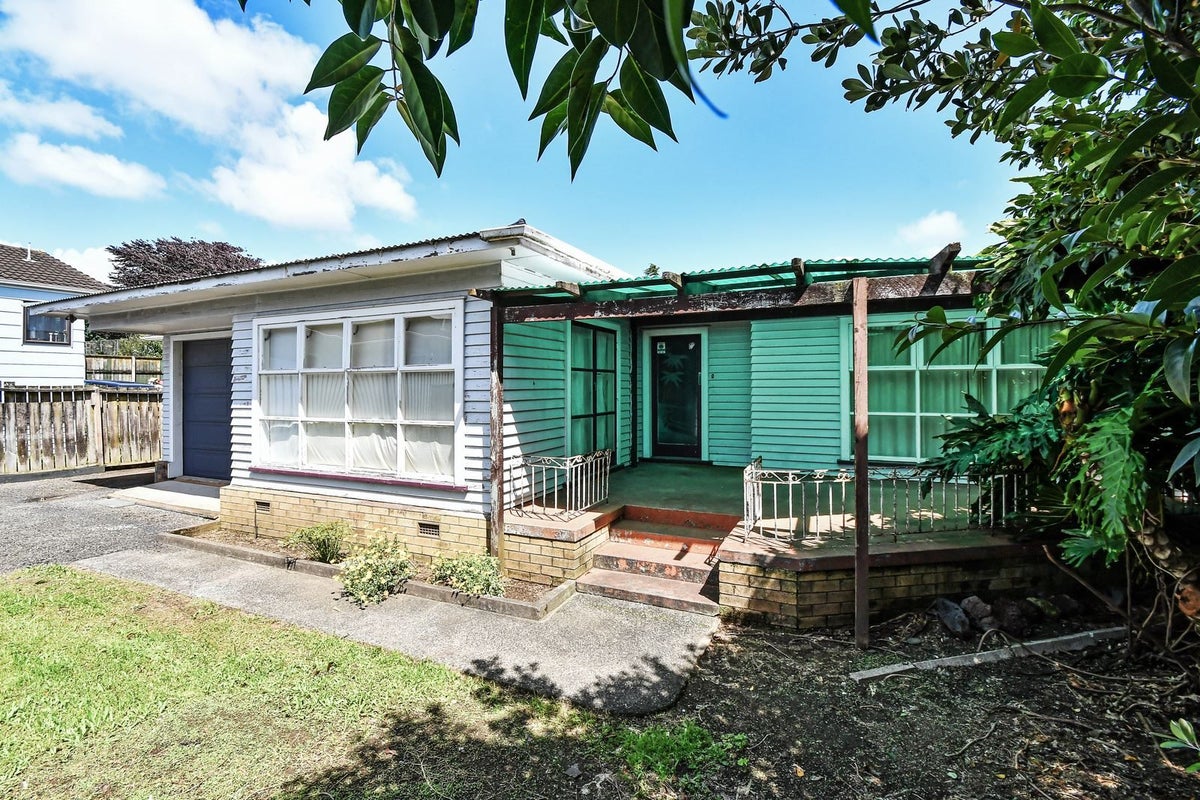 5B Howden Street, Waiuku, Waiuku - Carousel 1
