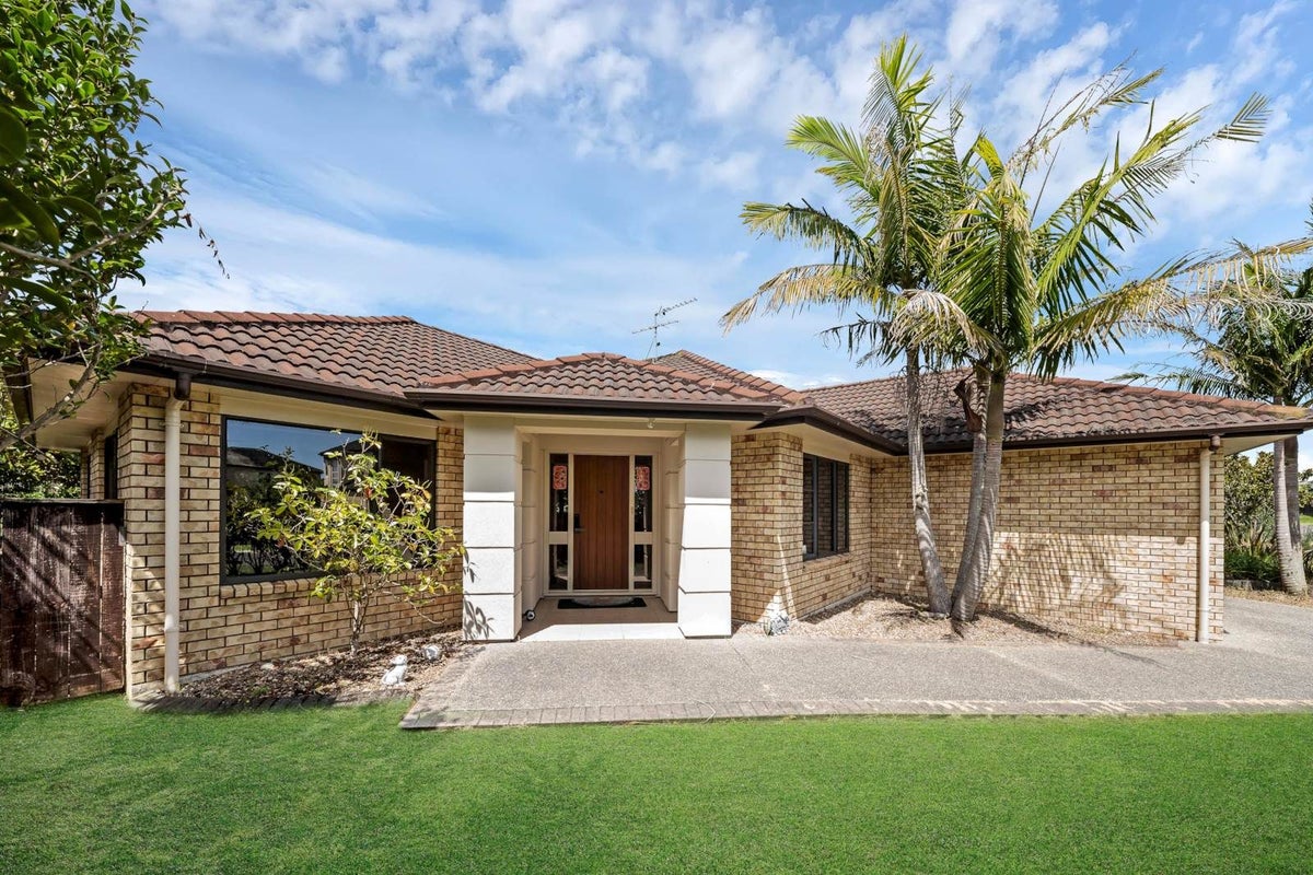 4 Pennygale Close, Flat Bush, Auckland - Carousel 1