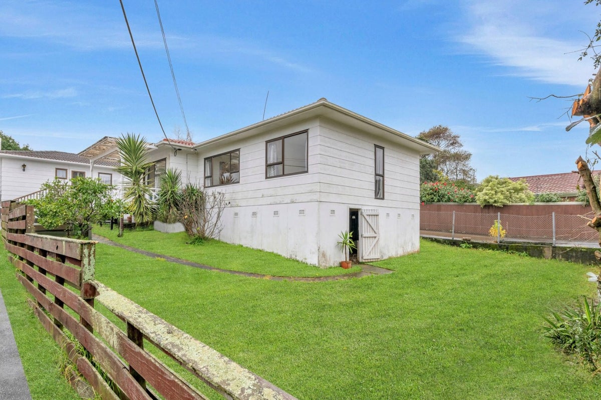 46B View Road, Henderson, Auckland - Carousel 13