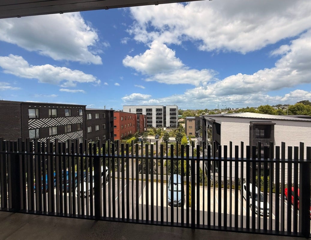204/25 Potter Avenue, Northcote, Auckland - Carousel 1