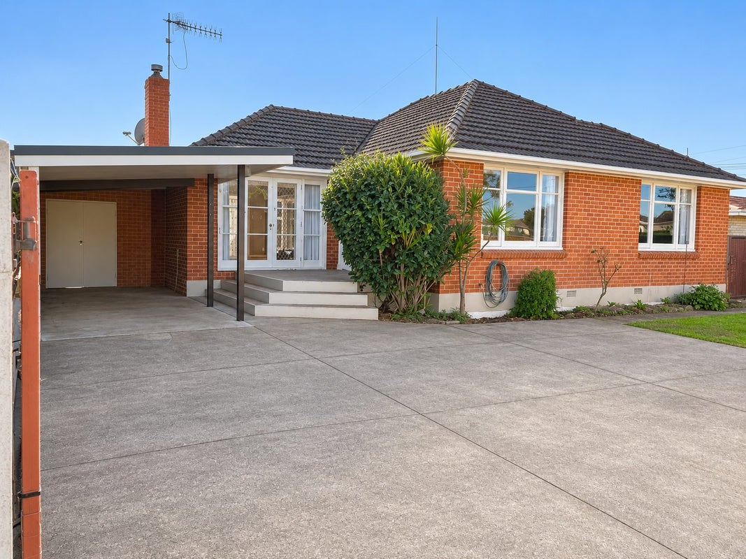 43 Sheppard Street, Gate Pa, Tauranga - Carousel 1