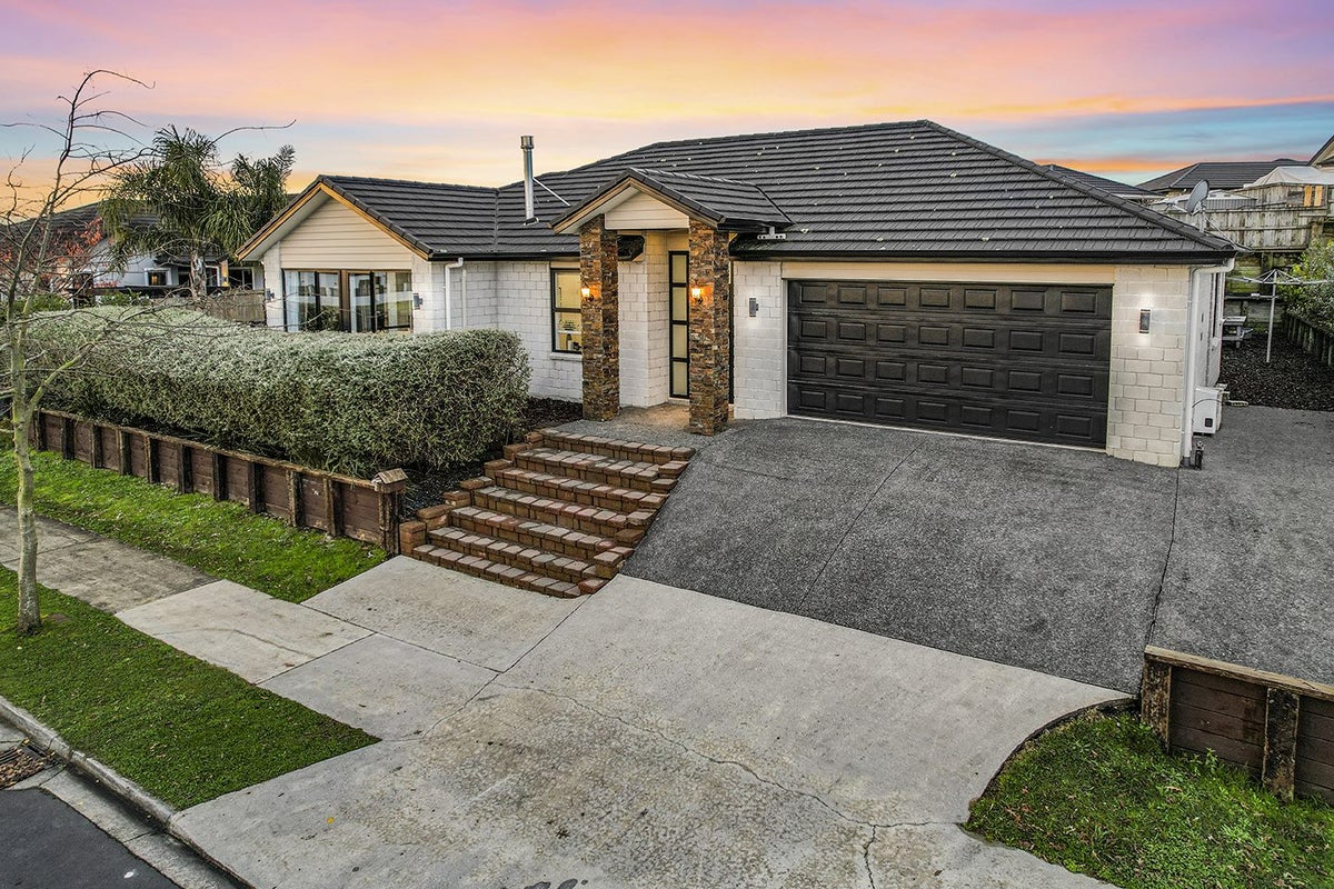 34 Mataroa Crescent, Flagstaff, Hamilton - Carousel 1