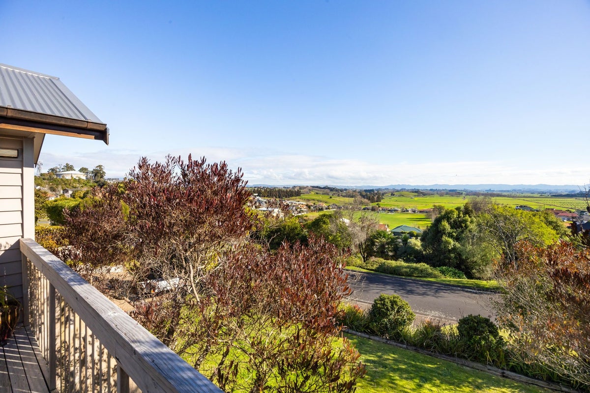 20 Tironui Terrace, Western Heights, Hamilton - Carousel 21