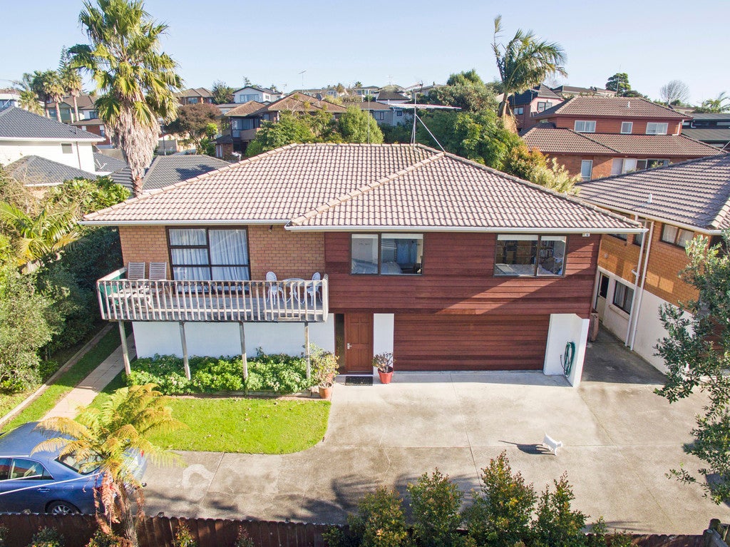 2/98 Gosford Drive, Botany Downs, Auckland - Carousel 1