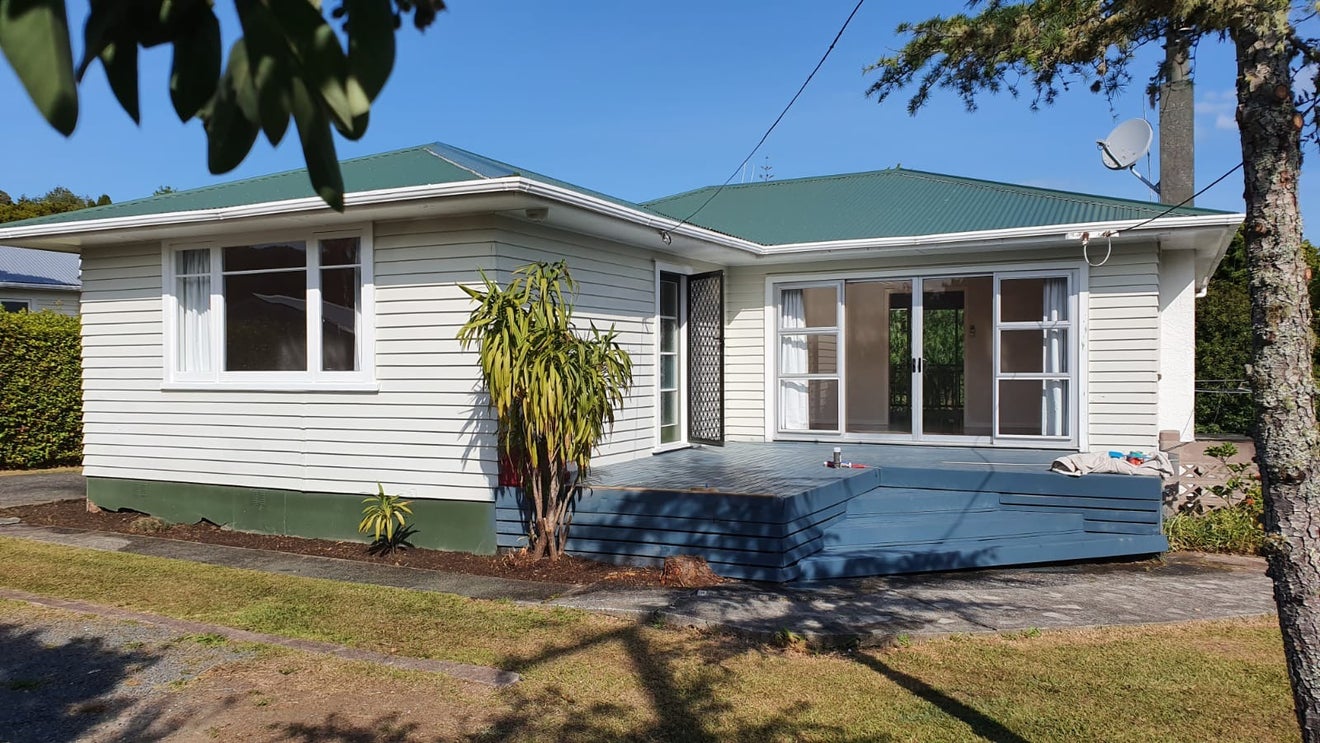 45 Memorial Drive, Parahaki, Whangarei - Carousel 1