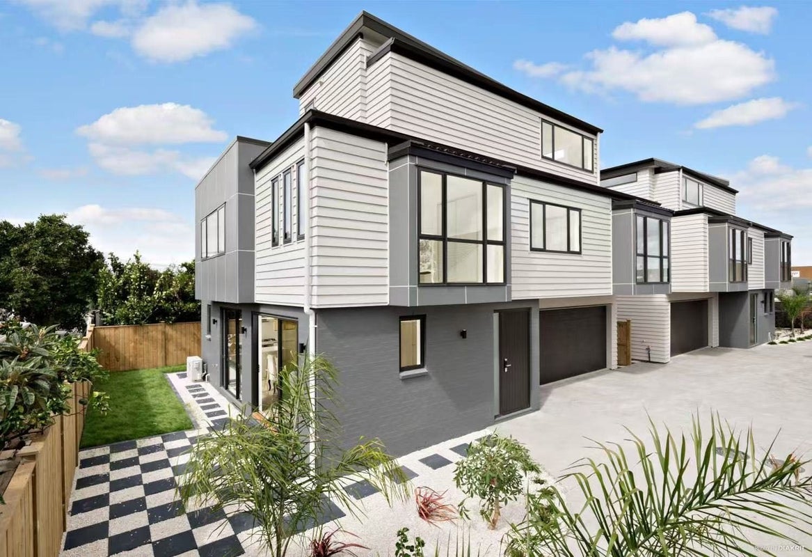 23B Stoddard Road, Wesley, Auckland - Carousel 1