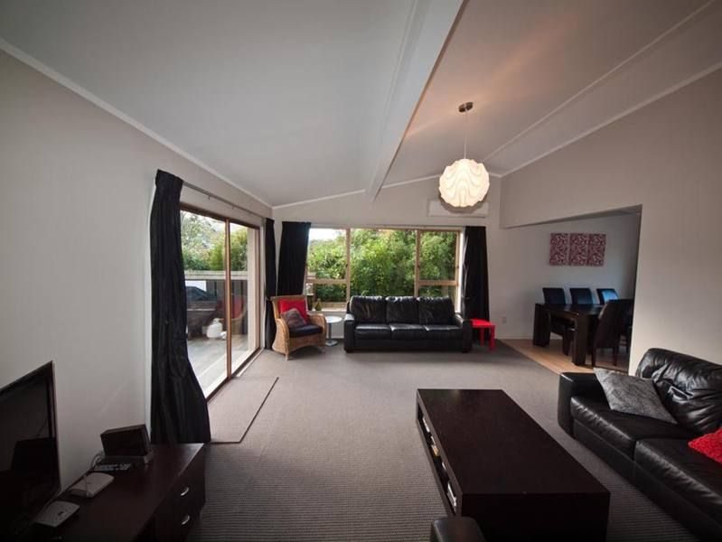 3 Caesars Place, Churton Park, Wellington - Carousel 2