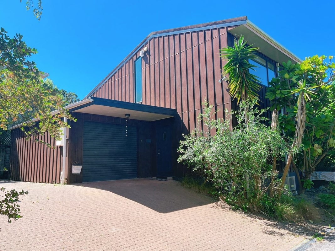 2/881 East Coast Road, Northcross, Auckland - Carousel 1