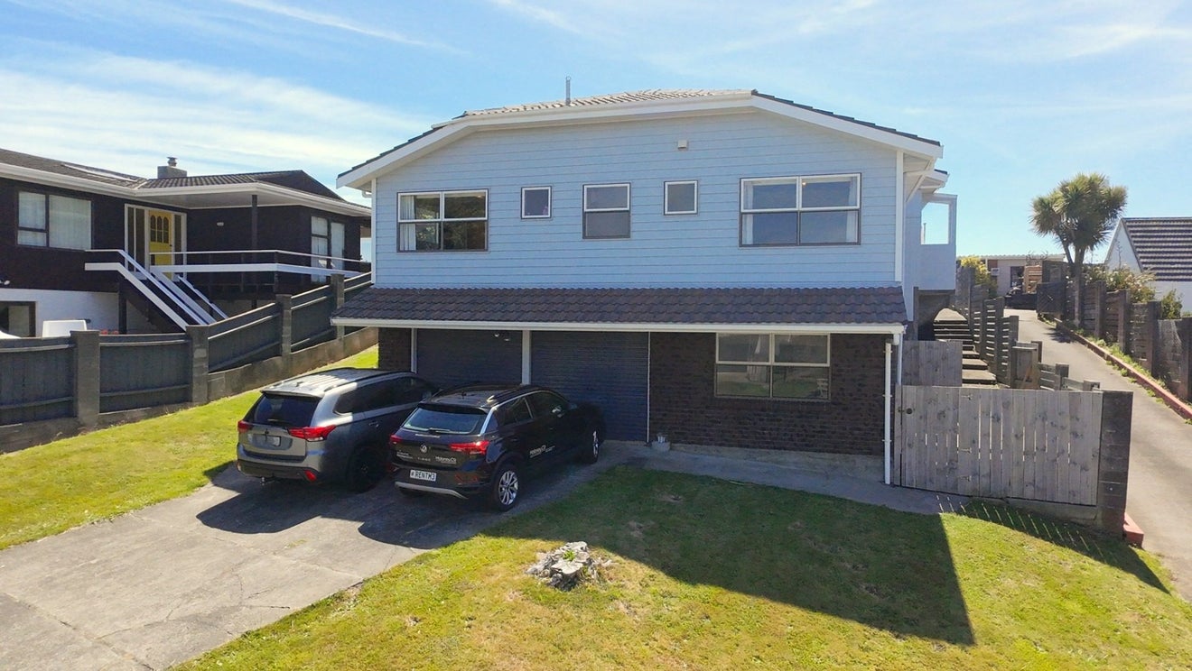 125 Pope Street, Camborne, Porirua - Carousel 1