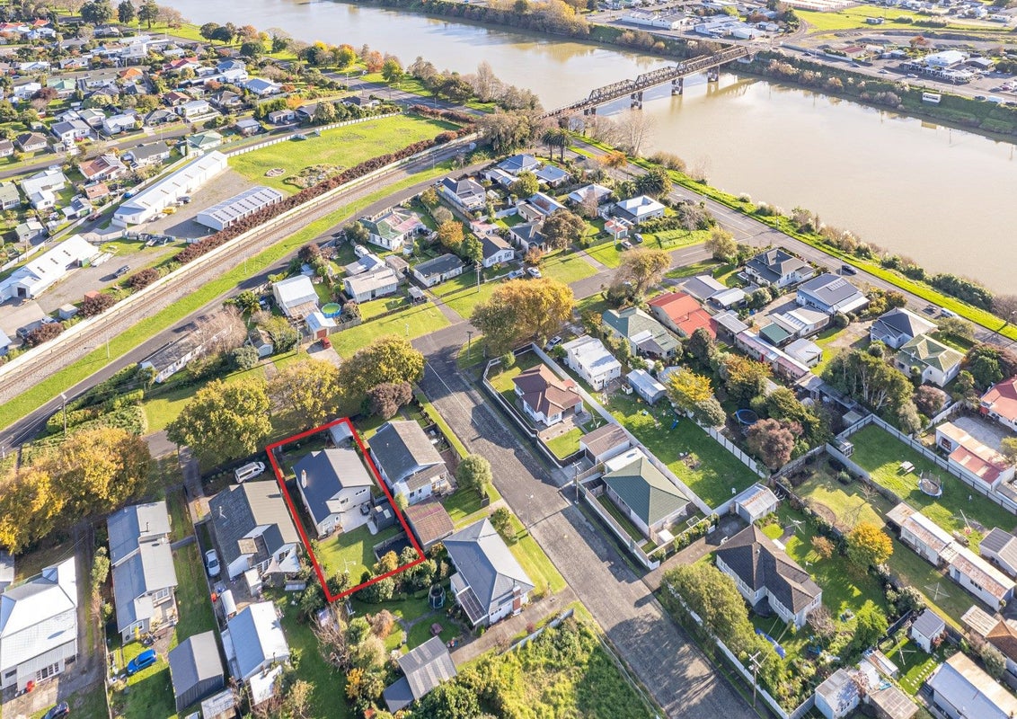 15 Te Mawae Street, Whanganui East, Whanganui - Carousel 2