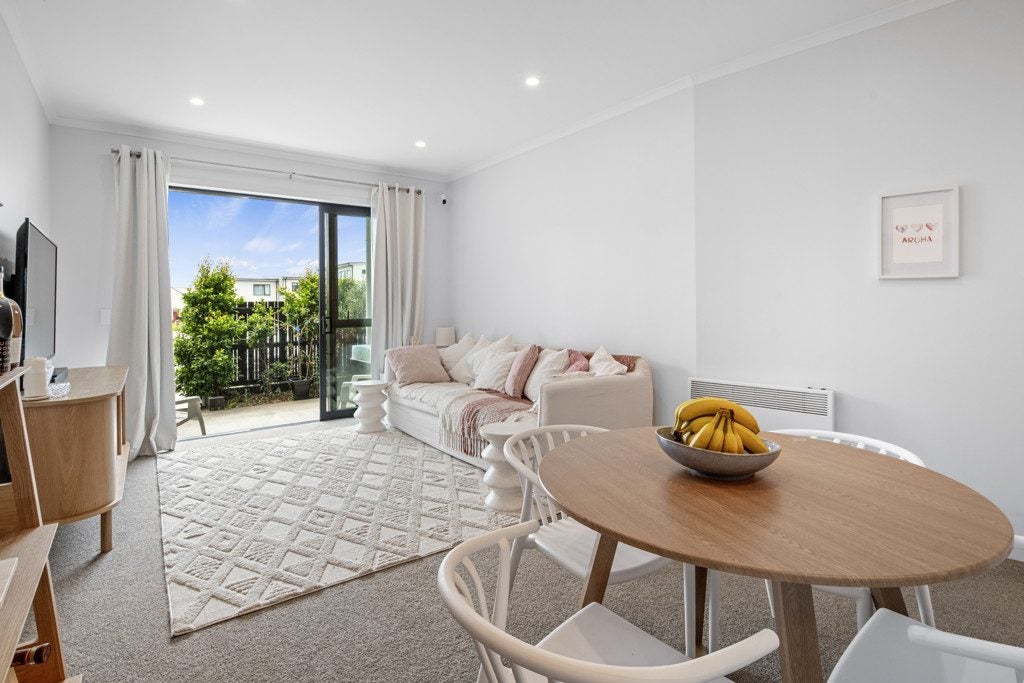 6/1 Genevieve Lane, Hobsonville, Auckland - Carousel 2