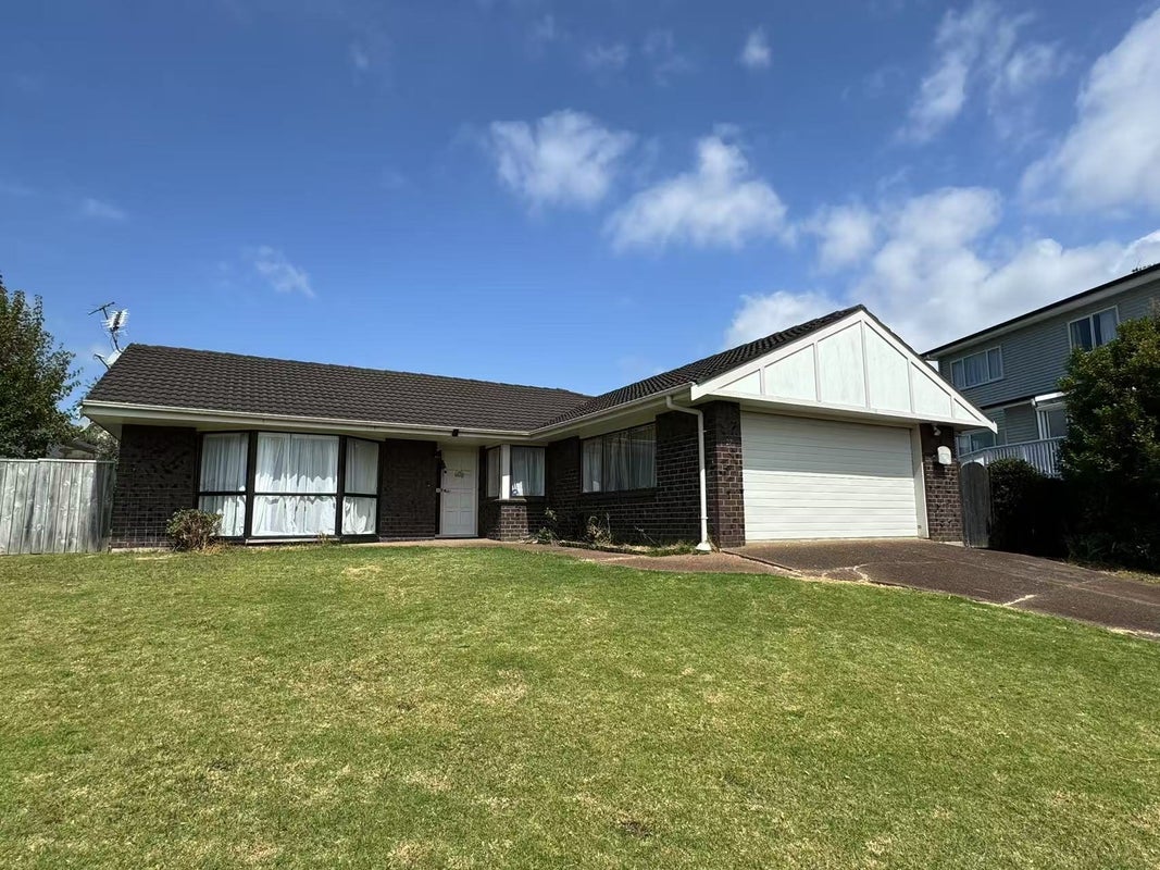 27 Sheralee Place, Bucklands Beach, Auckland - Carousel 1
