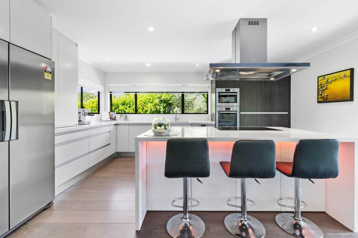 106 Mirrabooka Avenue, Botany Downs, Auckland - Carousel 2