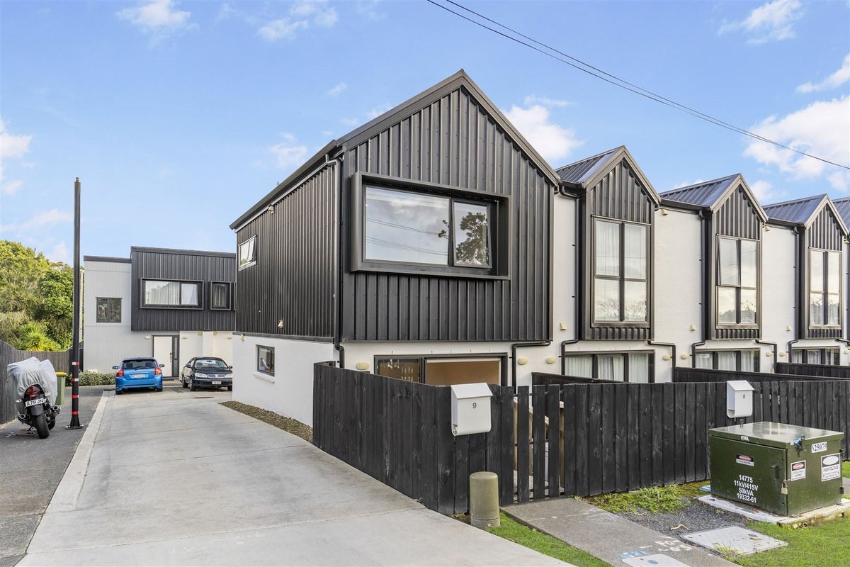 9/36 Kaipatiki Road, Glenfield, Auckland - Carousel 1
