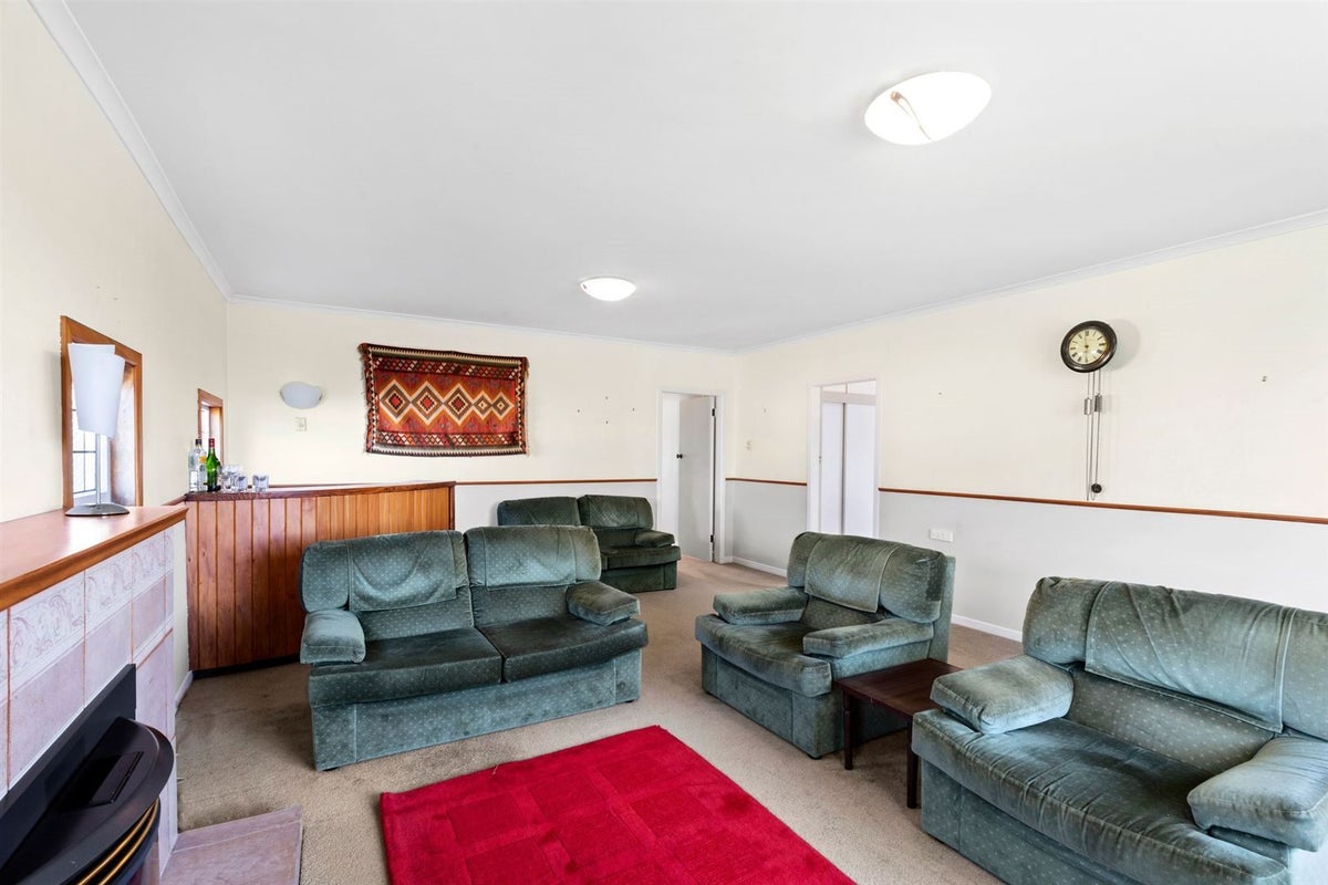 8 Manu Crescent, Upper Vogeltown, New Plymouth - Carousel 2