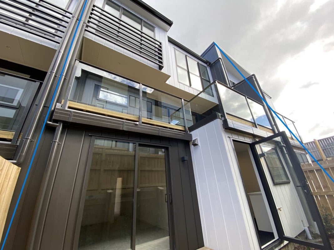 11/12 Onewa Road, Northcote Point, Auckland - Carousel 17
