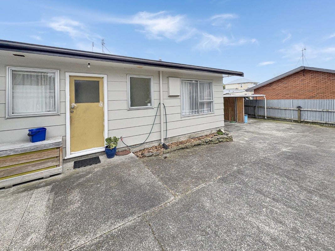 35 Knowles Street, Terrace End, Palmerston North - Carousel 2