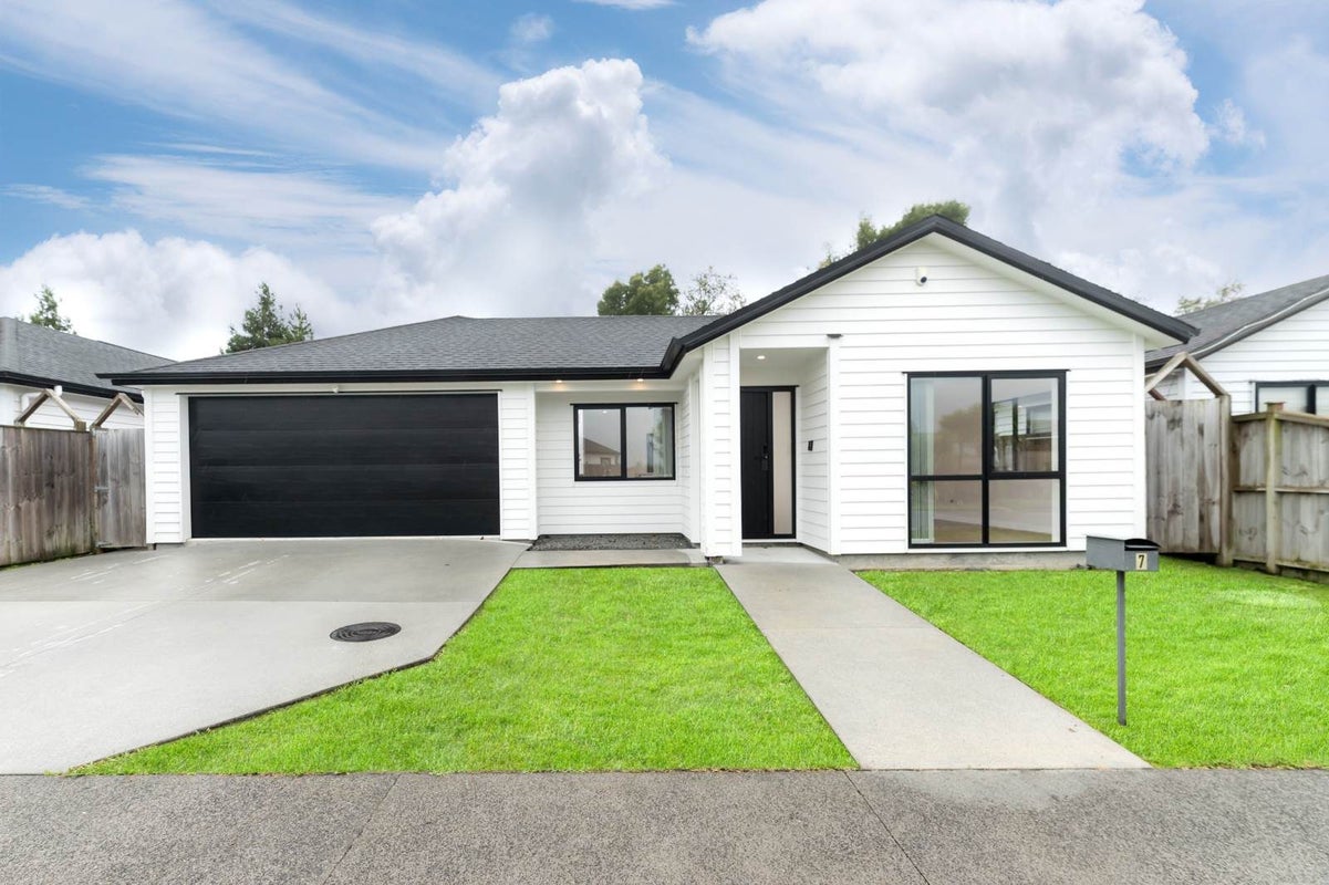 7 Hard Beech Street, Takanini, Auckland - Carousel 2
