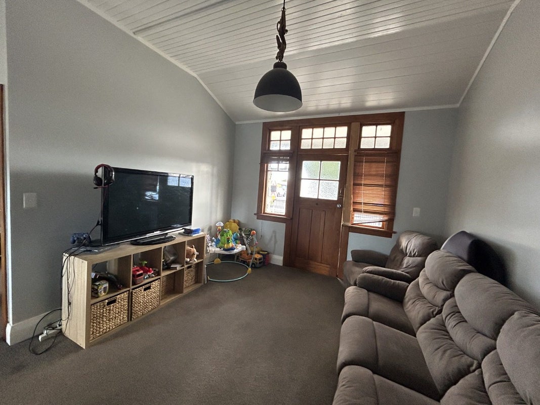 43 Rifle Range Road, Dinsdale, Hamilton - Carousel 2