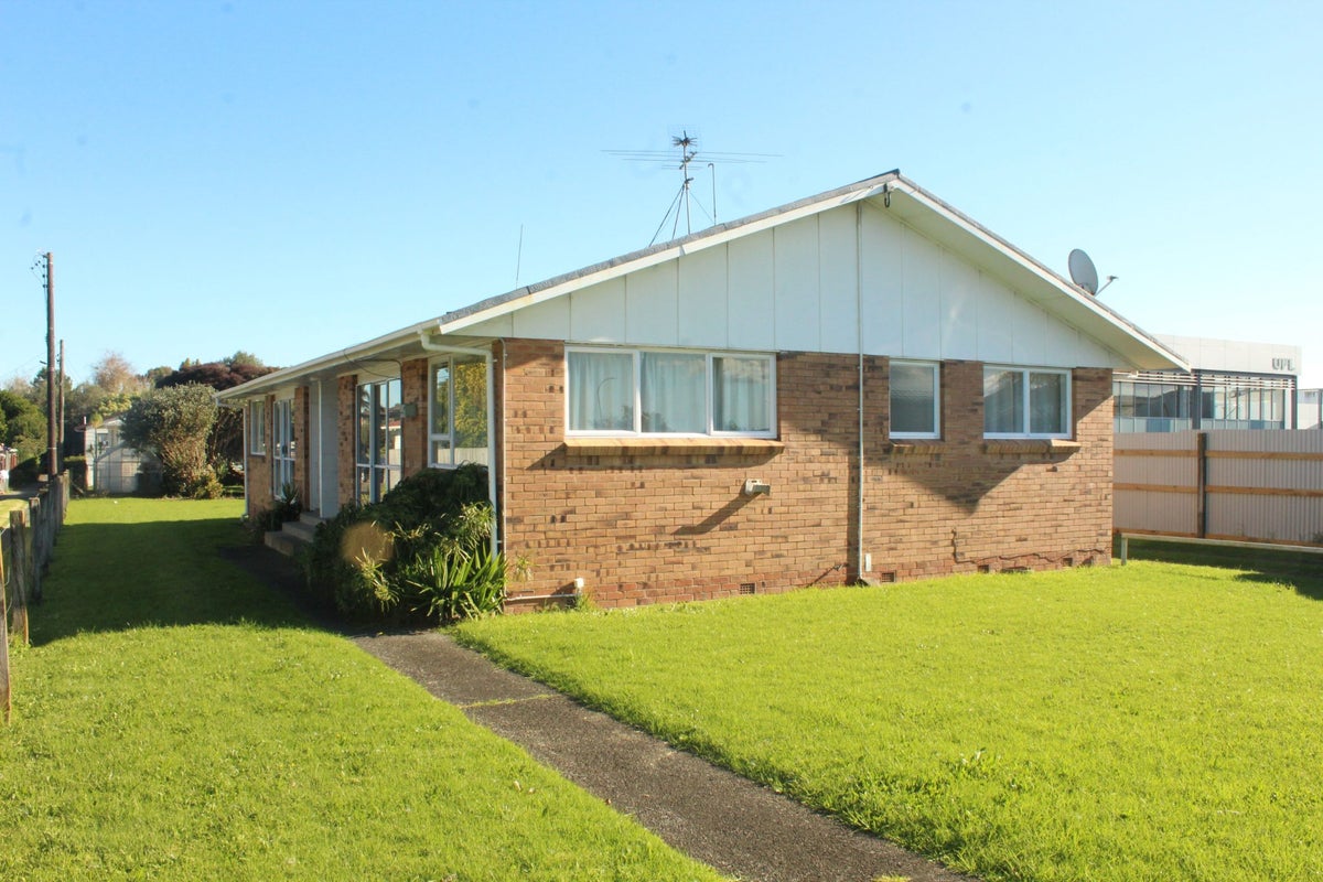 302 Rosebank Road, Avondale, Auckland - Carousel 1