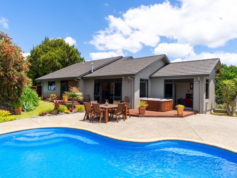 841 Owhiwa Road, Onerahi - Carousel 1